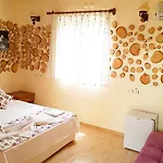 色拉畔斯永旅馆 Çıralı